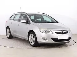 Srebrny Używany 2011 Opel Astra Kombi | 16 499 zł (Dobra cena)
