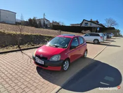 Czerwony Używany 2001 Toyota Yaris Hatchback | 6900 zł (Uczciwa cena)