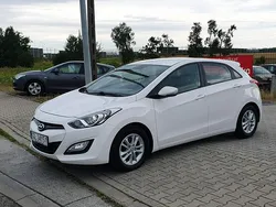 Biały Używany 2014 Hyundai i30 Hatchback | 38 900 zł (Uczciwa cena)