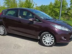 Fioletowy Używany 2009 Ford Fiesta Hatchback | 14 900 zł (Uczciwa cena)