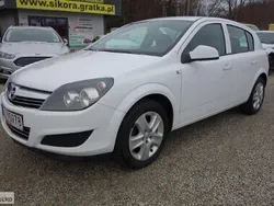 Biały Używany 2012 Opel Astra Hatchback | 19 900 zł (Uczciwa cena)