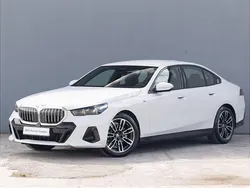 Biel alpejska Używany 2024 BMW 520 Shadowline Sedan/Limuzyna | 209 900 zł (Uczciwa cena)