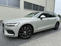 Szary (metalik) Używany 2022 Volvo V60 Kombi | 89 990 zł (Uczciwa cena)