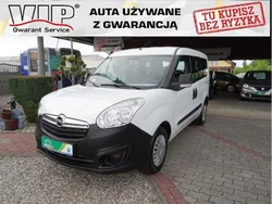 Biały (metalik) Używany 2015 Opel Combo Minivan | 32 900 zł (Dość drogi)