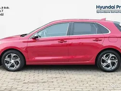 Czerwony Używany 2023 Hyundai i30 Hatchback | 76 300 zł (Dość drogi)