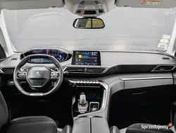 Biały Używany 2020 Peugeot 5008 GT-line Minivan | 79 900 zł (Uczciwa cena)