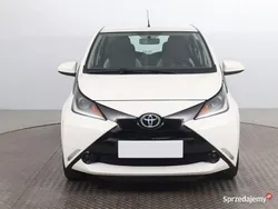 Biały Używany 2017 Toyota Aygo Hatchback | 34 499 zł (Uczciwa cena)