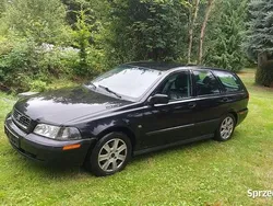 Czarny Używany 2004 Volvo V40 Kombi | 900 zł