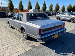 Srebrny Używany 1984 Lincoln Town Car Sedan/Limuzyna | 39 000 zł
