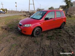 Czerwony Używany 2004 Mazda 2 Hatchback | 3900 zł