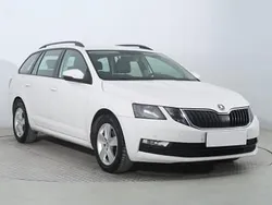 Biały Używany 2020 Skoda Octavia Kombi | 41 999 zł (Dobra cena)