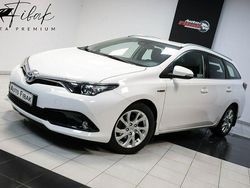 Biały Używany 2017 Toyota Auris Kombi | 52 900 zł (Uczciwa cena)