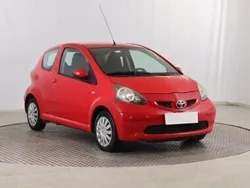 Czerwony Używany 2005 Toyota Aygo Hatchback | 6999 zł (Uczciwa cena)