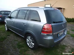 Grafitowy Używany 2007 Opel Zafira Cosmo Minivan | 17 800 zł