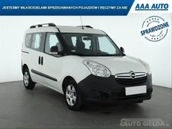 Biały Używany 2015 Opel Combo Minivan | 20 999 zł (Dobra cena)