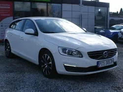 Biały Używany 2017 Volvo V60 Kombi | 37 900 zł (Super Cena)