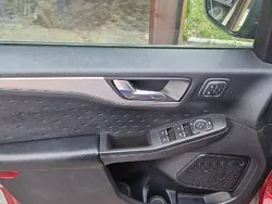 Czerwony Używany 2020 Ford Escape SUV | 65 900 zł (Dobra cena)