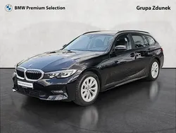 Czarny Używany 2021 BMW 318 Kombi | 99 900 zł (Dość drogi)