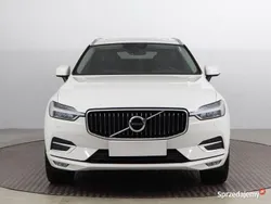 Biały Używany 2018 Volvo XC60 SUV | 102 999 zł (Dość drogi)