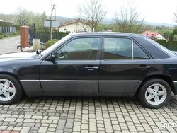 Używany 1991 Mercedes E300 | 27 000 zł