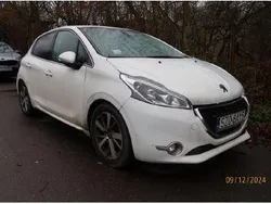 Biały Używany 2012 Peugeot 208 Hatchback | 14 200 zł (Dobra cena)
