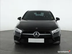 Czarny Używany 2019 Mercedes A180 Hatchback | 89 999 zł (Uczciwa cena)