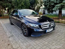 Czarny Używany 2016 Mercedes E220 Avantgarde Sedan/Limuzyna | 89 500 zł (Dobra cena)