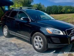 Czarny Używany 2010 Volvo XC60 SUV | 43 900 zł (Dość drogi)