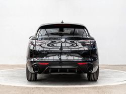 Lakier metalizowany czarny volcano black Nowe 2025 Alfa Romeo Stelvio Veloce SUV | 315 180 zł