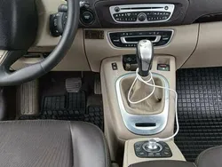 Czarny Używany 2011 Renault Scénic III Minivan | 14 900 zł (Uczciwa cena)