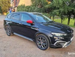 Czarny Używany 2022 Fiat Tipo Cross Kombi | 70 900 zł