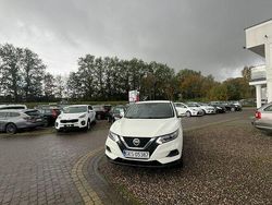 Biały Używany 2019 Nissan Qashqai SUV | 64 900 zł (Uczciwa cena)