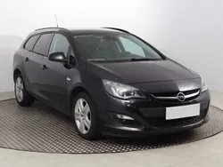 Czarny Używany 2014 Opel Astra Kombi | 23 999 zł (Dobra cena)