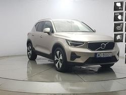 Złoty Używany 2022 Volvo XC40 Core SUV | 124 850 zł (Uczciwa cena)