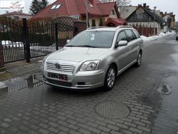 Złoty Używany 2005 Toyota Avensis Sedan/Limuzyna | 20 800 zł