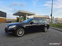 Czarny Używany 2012 Mercedes C180 Kombi | 17 900 zł