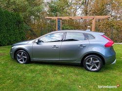 Szary Używany 2016 Volvo V40 R-Design Momentum Kombi | 47 300 zł (Uczciwa cena)