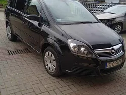 Czarny Używany 2006 Opel Zafira Minivan | 10 500 zł (Dość drogi)