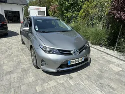 Złoty Używany 2015 Toyota Auris Hybrid Hatchback | 49 900 zł