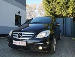 Czarny Używany 2011 Mercedes B180 Minivan | 21 900 zł (Uczciwa cena)
