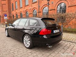 Czarny Używany 2011 BMW 320 Kombi | 22 900 zł (Uczciwa cena)