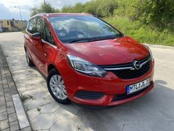 Czerwony Używany 2018 Opel Zafira Minivan | 51 999 zł (Drogi)