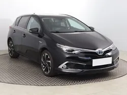 Czarny Używany 2016 Toyota Auris Hatchback | 65 999 zł (Uczciwa cena)