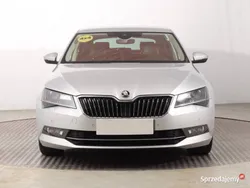Srebrny Używany 2017 Skoda Superb Sedan/Limuzyna | 71 999 zł (Uczciwa cena)