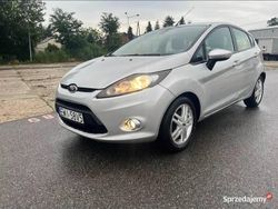 Srebrny Używany 2010 Ford Fiesta Hatchback | 9900 zł (Dobra cena)