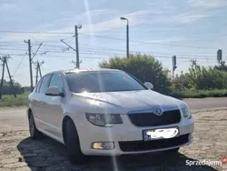 Biały Używany 2011 Skoda Superb Sedan/Limuzyna | 35 400 zł (Drogi)