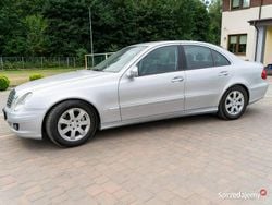 Srebrny Używany 2006 Mercedes E280 Sedan/Limuzyna | 26 500 zł