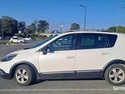 Biały Używany 2015 Renault Scénic III Bose Edition Minivan | 27 900 zł (Uczciwa cena)