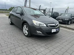 Szary Używany 2011 Opel Astra Hatchback | 23 900 zł (Uczciwa cena)
