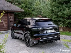 Czarny (metalik) Używany 2022 Porsche Cayenne GTS Black Edition SUV | 489 777 zł